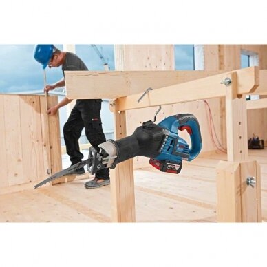 Bosch GSA 18 V-32 Tiesinis pjūklas(18V Li-ion 2 x 5Ah akumuliatoriai)  4