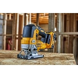 DeWALT DCS334P2 akumuliatorinis siaurapjūklis (18V 2 x 5,0 Ah) 4