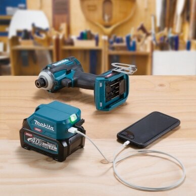 Makita Akumuliatorių adapteris 40V > USB (2X) (ADP001G) 1