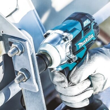 Makita DTW300T Smūginis veržliasukis (18V Li-ion 1 x 5Ah akumuliatorius) 3