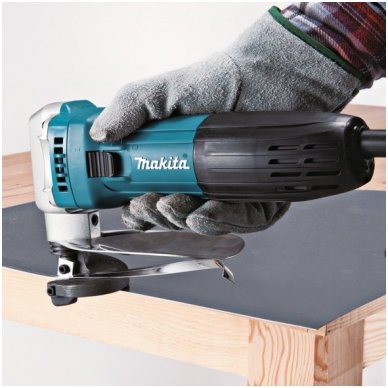 Makita JS1602 Žirklės skardai kirpti 1